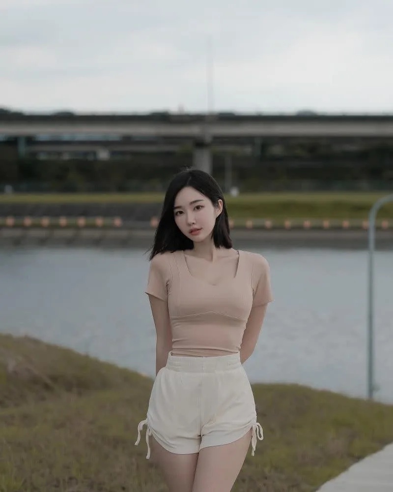 2  黃上晏4歲開始學鋼琴，琴藝與外貌都極為出色。.jpg