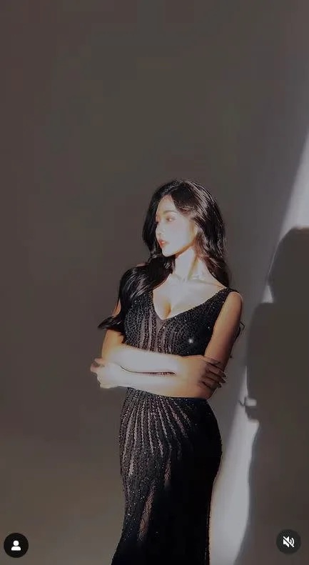 5  黃上晏身材前凸後翹。.jpg