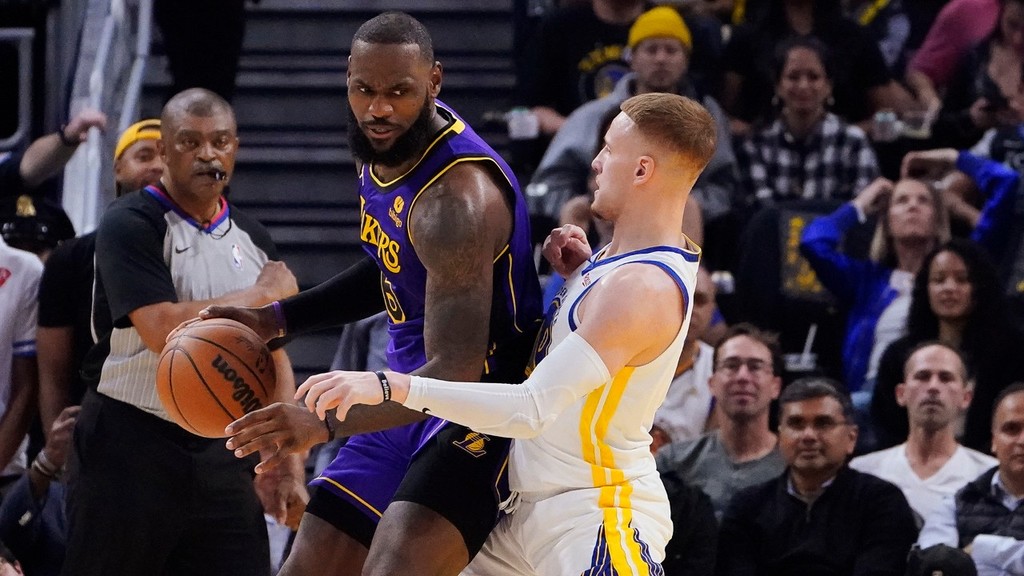 lebron-hero-1018.jpg.thumb.1280.1280.jpg