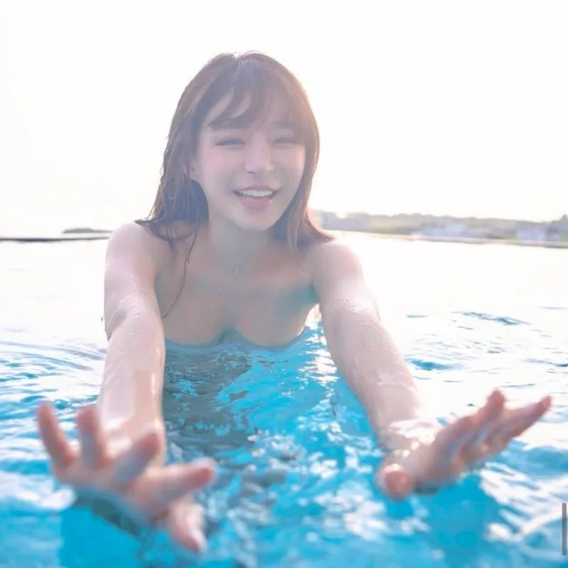 3 ▲元元（吳婕安）曬出「裸泳」照。.jpg