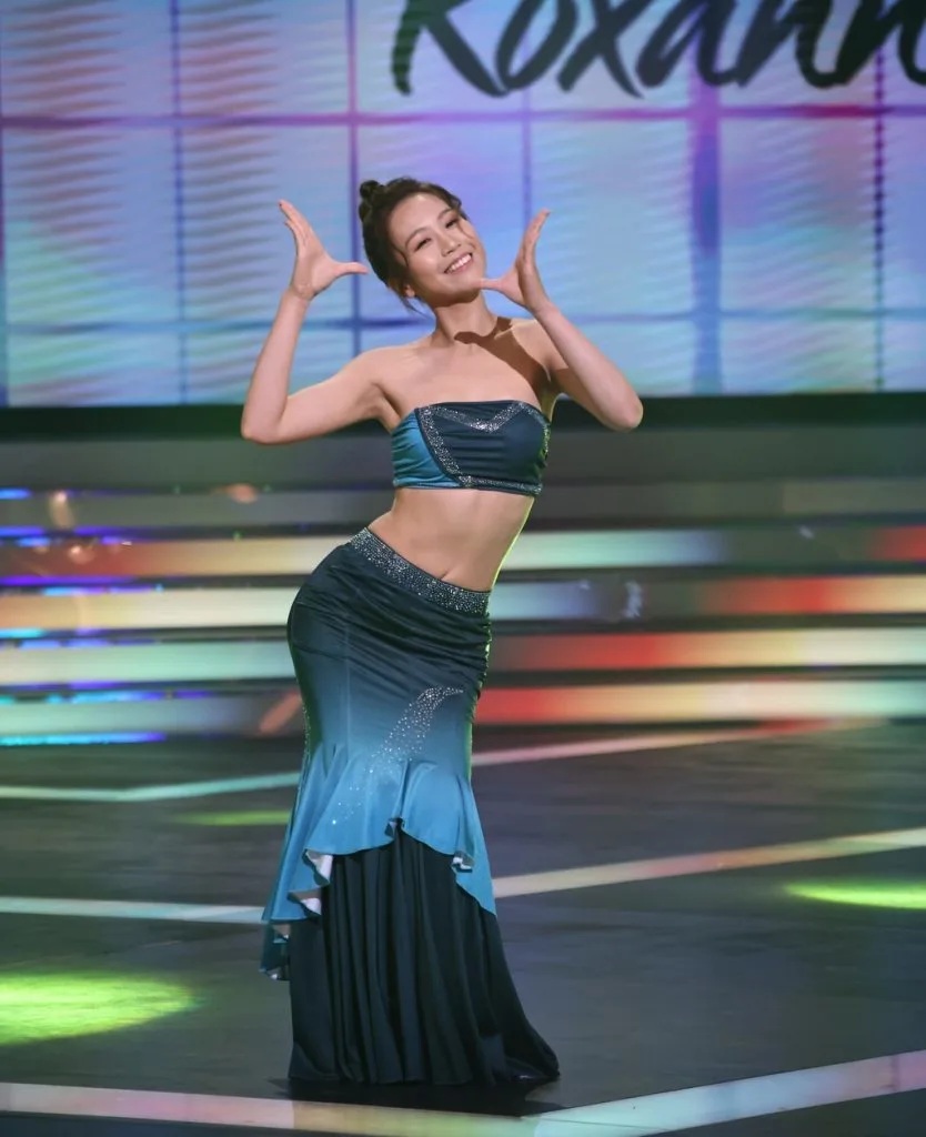 8  何沛珈在才藝環節表演混合美態及力量的傣族舞。.jpg