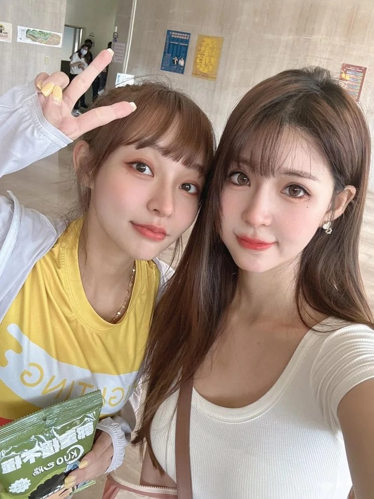 1 寧寧（右）和林襄合影，氣質不輸樂天女神。.jpg