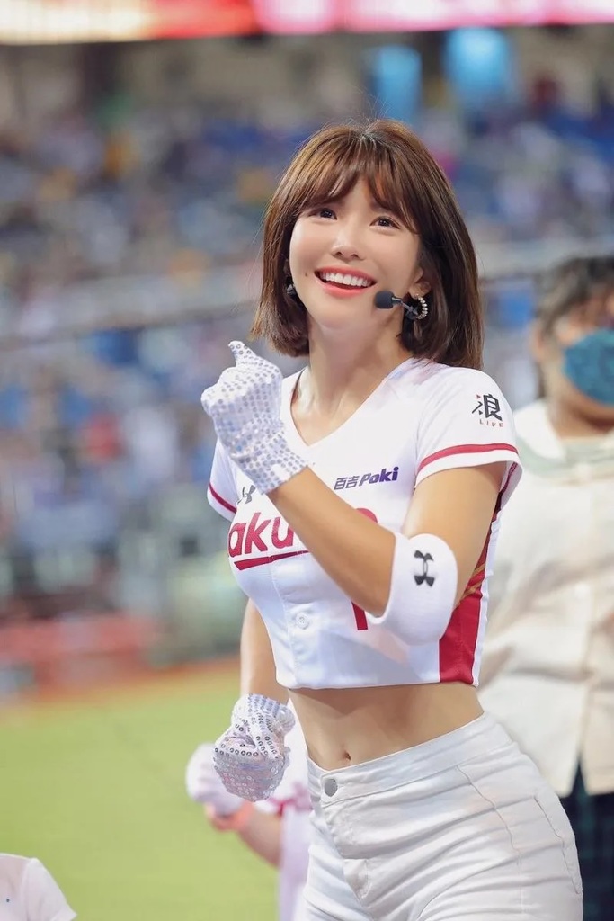 1 壯壯是棒籃雙棲啦啦隊團長，2017年帶啦啦隊到韓國，為征戰世界棒球經典賽的中華隊應援，被封「台灣隊長」。.jpg.jpg