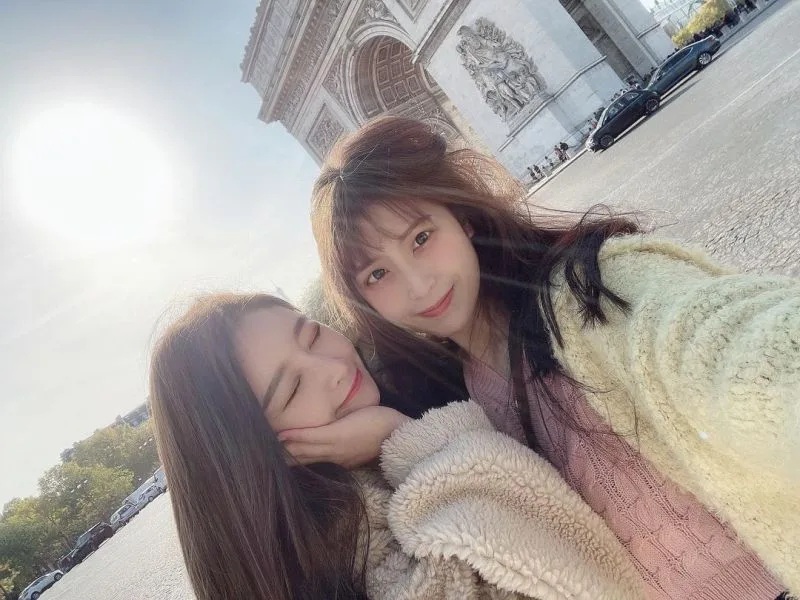 3  謝侑芯和Yumi.k等好友們，一同旅遊法國。.jpg