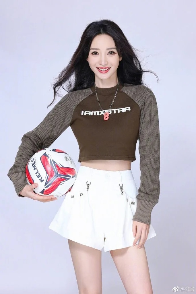 2  柳岩以性感形象走紅，近年演技實力被看見，成功轉型。.jpg