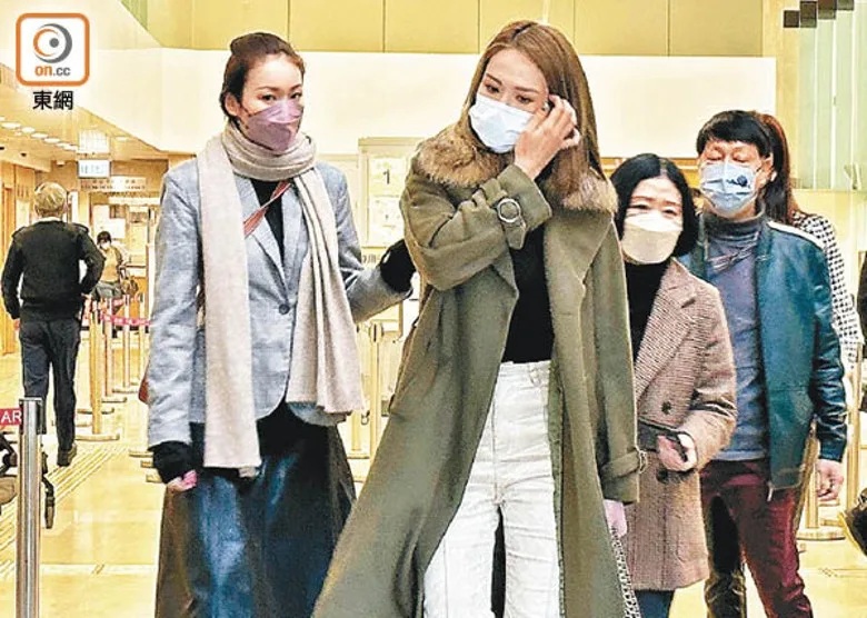 莊思明離開法院時，神情落寞。.jpg