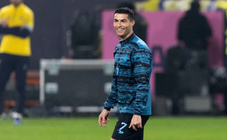 C朗或地標鬥美斯 網上200萬人爭買飛.jpg