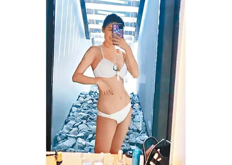 陳欣妍自拍水着照，身材弗到爆。.jpg