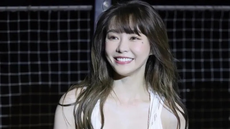 1 最正啦啦隊女神陳怡叡「背部被剝下一塊肉」，皮開肉綻畫面慎入。.jpg