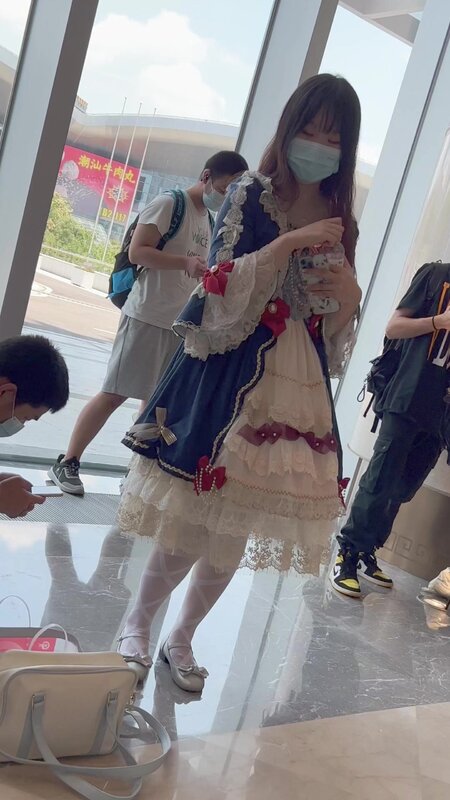 可爱洛丽塔裙学妹逛街。白色丝袜透明内内可爱 001.jpg