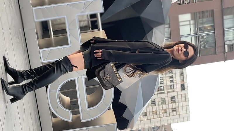 大神街头偷拍❤️美女裙底风光UR级！极品气质长筒靴女神超长时间CD 045.jpg