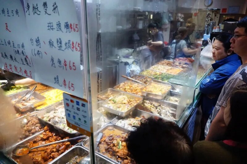 4 Jason一家賣魚出身，爸爸已經賣魚20、30年，兄弟二人經營的兩餸飯店也特別多海鮮菜式。.jpg