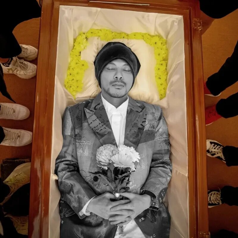 3 黃明志生前告別式入棺遺容照。.jpg