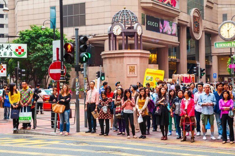 2 旺角、尖沙咀、銅鑼灣街頭巷尾，其實近日陸續有飲品店新開張，普遍主打一個「平」字.jpg