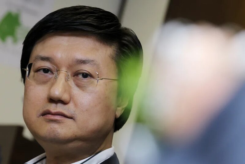 3 林奮強無視樓市「大陽春」，在過去半年連還賣樓套現近億，令這位「樓市大好友」被指.jpg