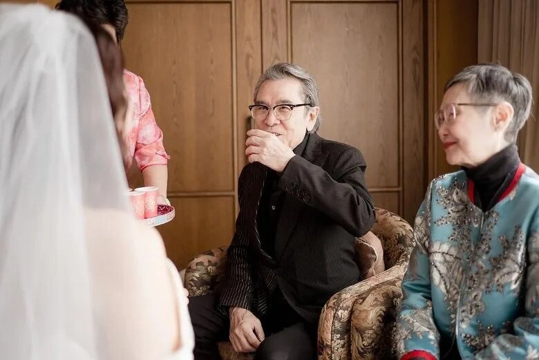 7  佢都好開心，祝福一對新人。.jpg