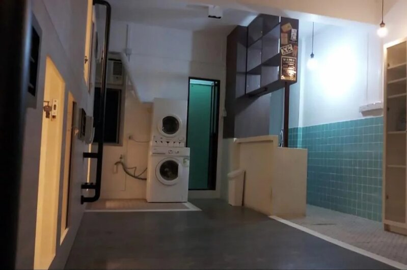 2 太空艙標榜設備齊全，設有自助式洗衣機，烘乾機，熱水器，焗爐，微波爐，雪櫃和免費.jpg