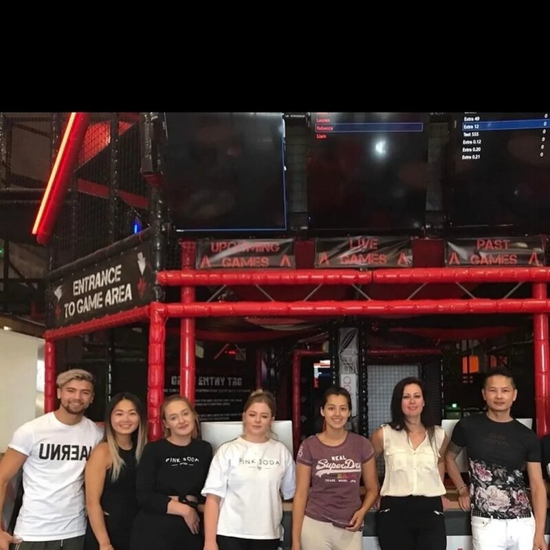 6  謝嘉怡上載與堂兄嘅昔日照片.jpg