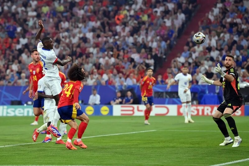 3   高路梅亞尼頂成1：0。.jpg