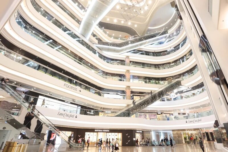 14 銅鑼灣時代廣場一度出現扭蛋機鋪充生場面，難怪九倉置業主席吳天海都慨嘆「復常還.jpg