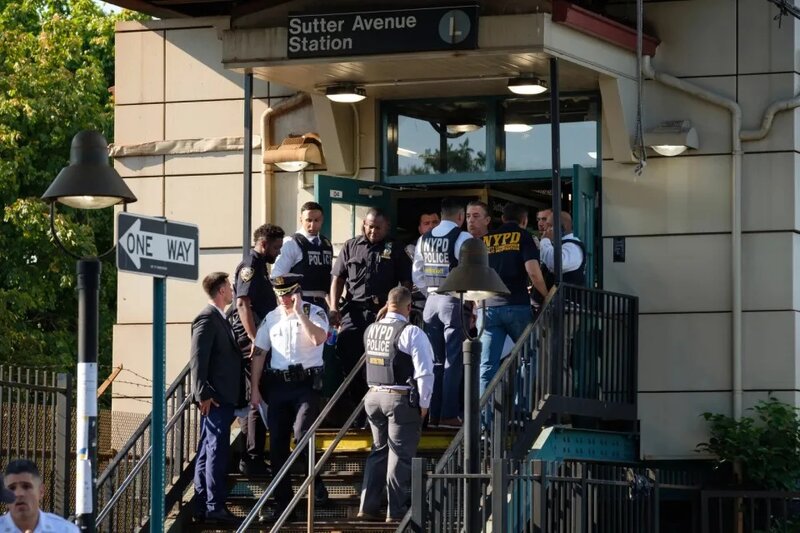 1 ※※※開槍案發生於紐約 Sutter Avenue 地鐵站，事後大量※※※到場增援。.jpg