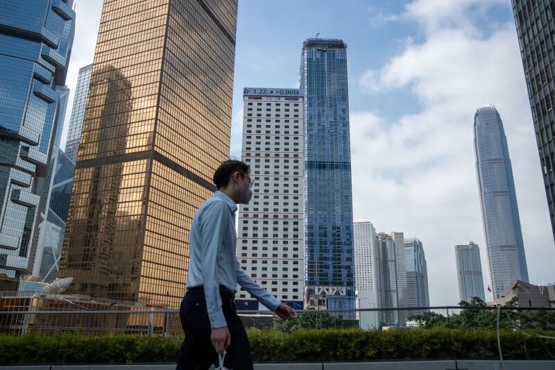 1 香港政府近年積極吸引人才來港，不過報告顯示，香港人才外流指標排名第 33 ，反映移.jpg
