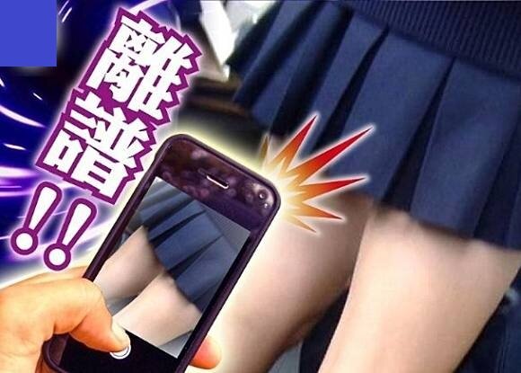 男教師涉商場偷拍裙底 揭手機藏1500張春光照 判監16個月.jpg