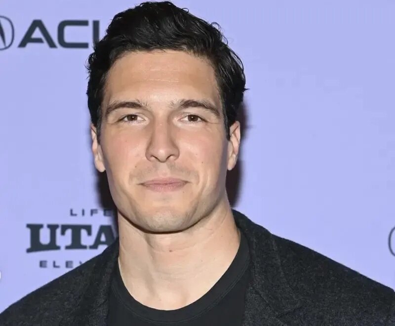 4 威爾是已故《超人》克里斯多夫李維最小的兒子，才14歲已經失去父母，目前是電視新聞.jpg