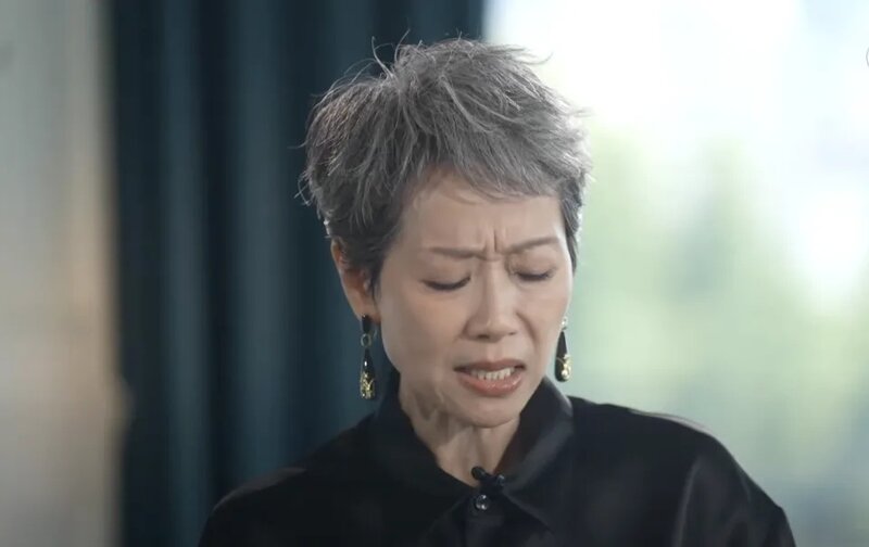 2 葉童聽罷問題之後皺晒眉頭回應「我覺得小艾（主持人）你的心態有問題」.jpg