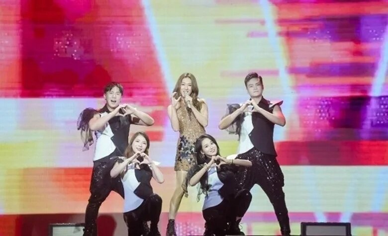 7 鍾嘉欣熱愛工作。.jpg