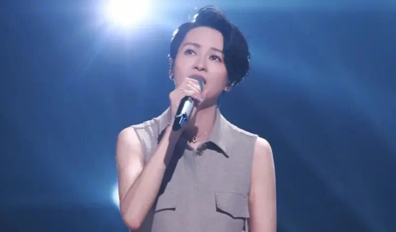 1 ▲中國鎮江舉辦的拼盤演唱會來賓包含梁詠琪，但她當天只唱3首歌就下台，表演僅15分.jpg