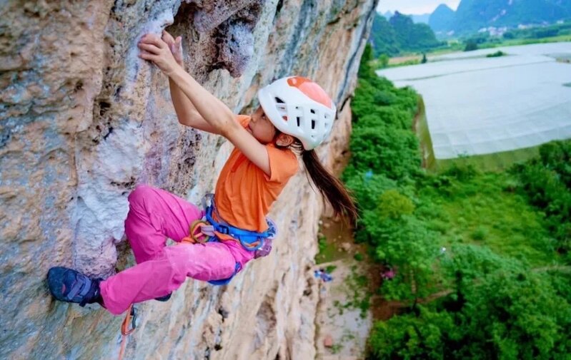 2 戚鉦溵年僅9歲就已征服高難度的「中國攀」路線。（圖：戚鉦溵媽媽提供）.jpg