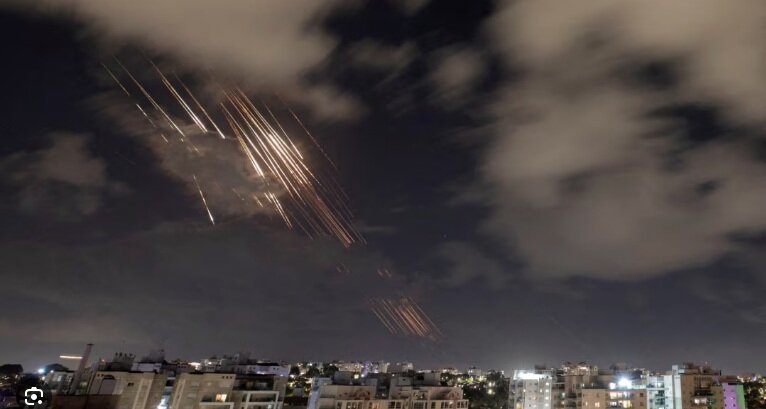 伊朗警告美國 任何幫助以色列反擊國家將成為目標.jpg