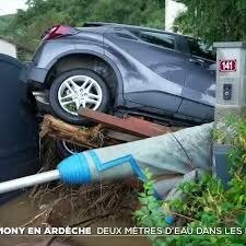 You Can't Park Here Mate 31.jpg