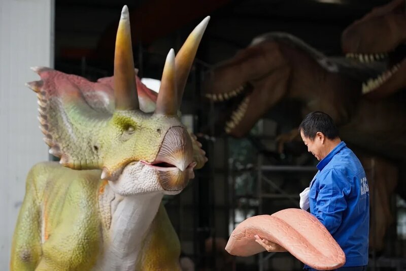 6 自貢估計每年產值超過二億元人民幣，成為全球最大的仿真恐龍生產鍊。.jpg