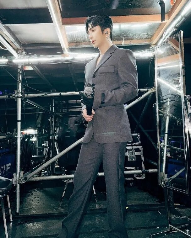 2 Anson Lo重踏紅館。.jpg