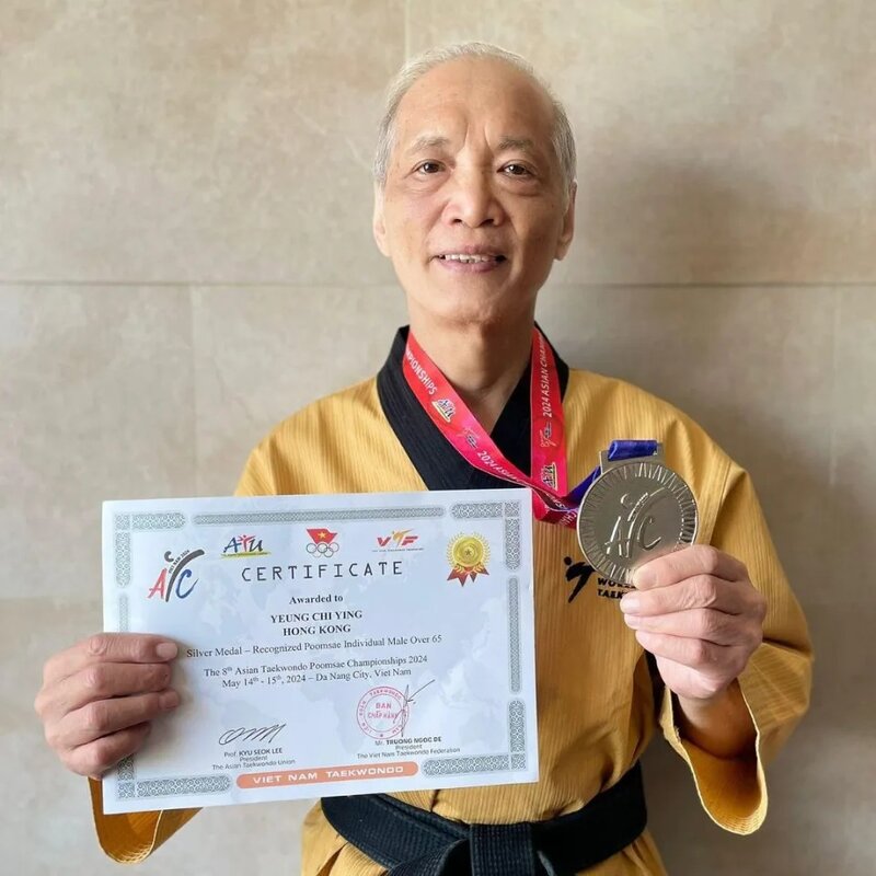 1  MIRROR隊長Lokman嘅67歲爸爸楊志英，將代表港隊參加品勢跆拳道世錦賽（圖片來源︰.jpg