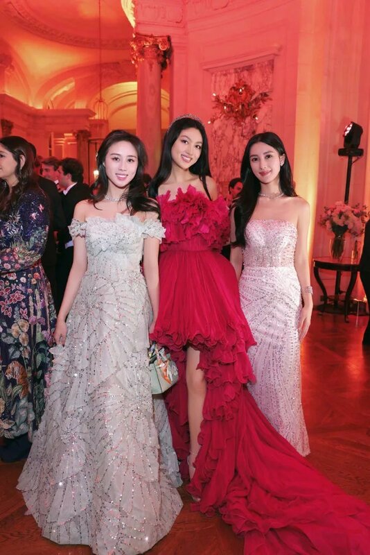 2 何超欣、任晴佳、李朗怡.jpg