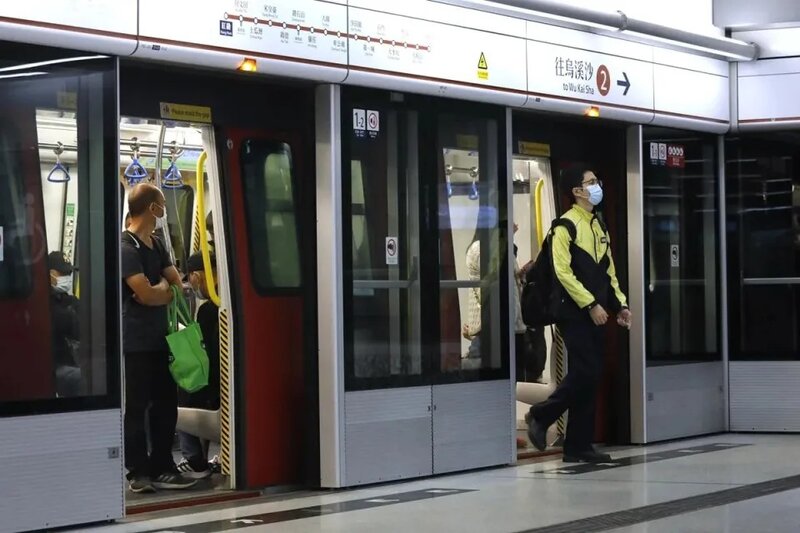 港鐵︱招聘困難將增員工福利 單身全職員工可提名一親友同享免費乘車.jpg