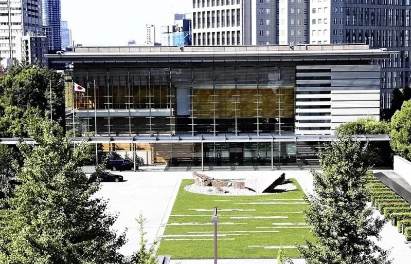 日本首相官邸事務官 涉汽車內性侵兩初中女生被捕.jpg