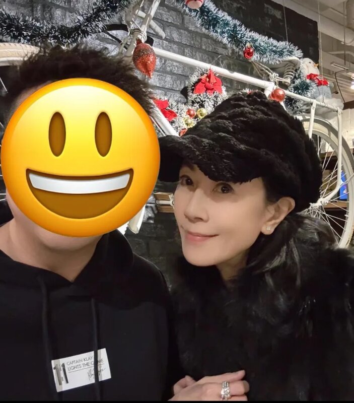 4  另一fans都有上載照片，Fennie就睇落精神得多.jpg