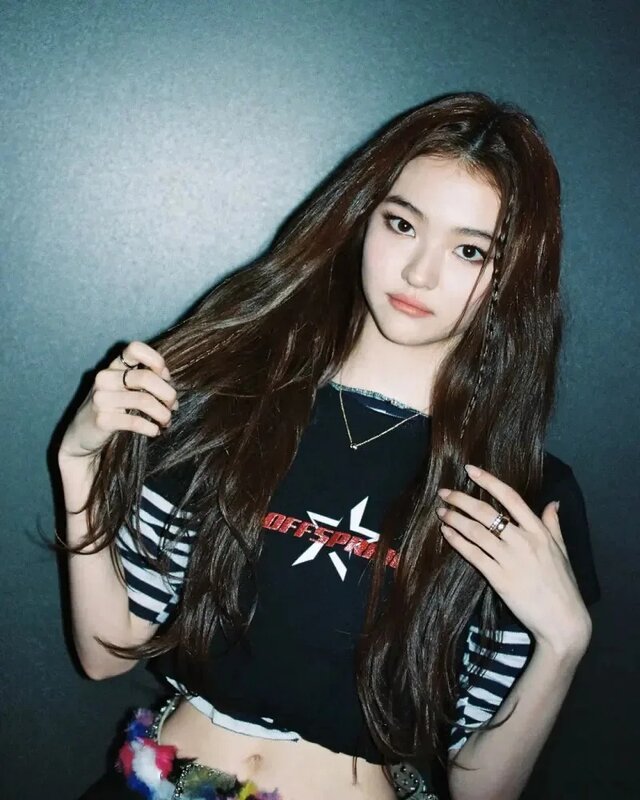 ▲Ella Gross從小擔任許多知名服飾的模特兒，因此有韓國「最美小學生」的封號。.jpg