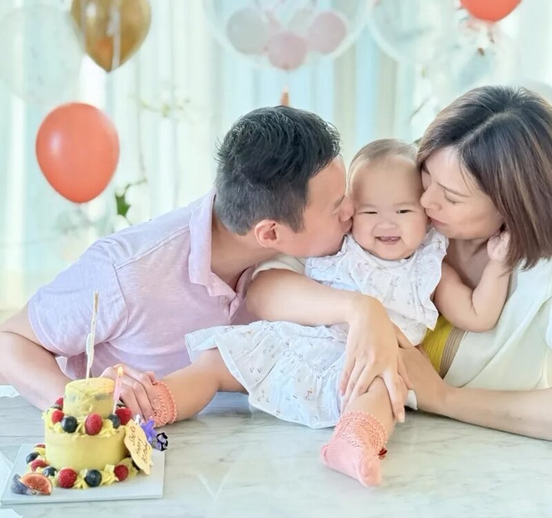 2 朱慧敏一家三口.jpg