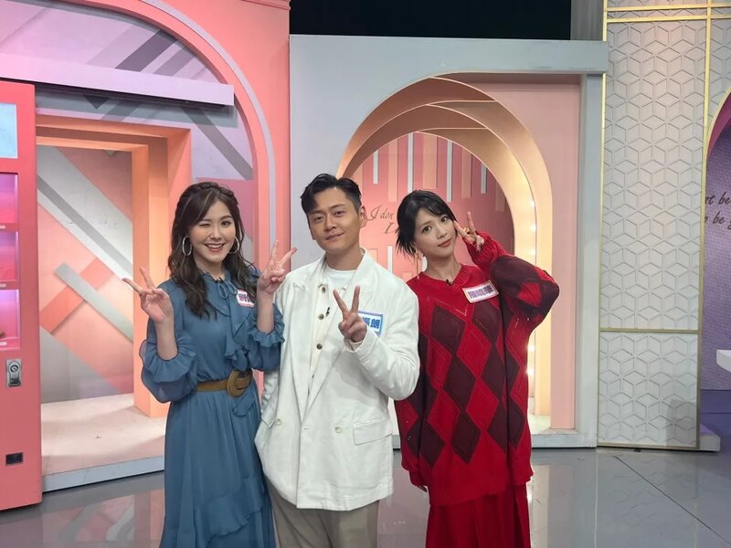 8 《女人我最大》節目中，化身香港旅遊大使，落力推薦香港景點及美食。.jpg