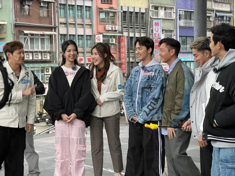 14 參與棒棒堂最新綜藝節目 《來吧！哪裡怕！》，細心聽講遊戲規則，大家也玩得相當投入。.jpg