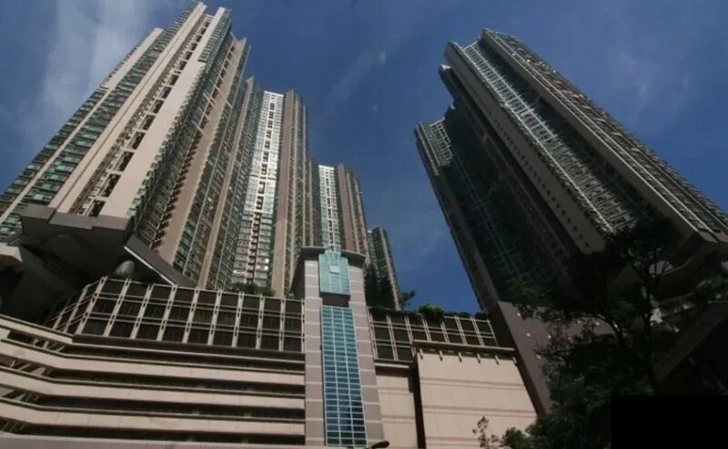 西區寶翠園銀紙「從天而降」 警檢走1.3萬元鈔票  圖為寶翠園。（資料圖片）.jpg