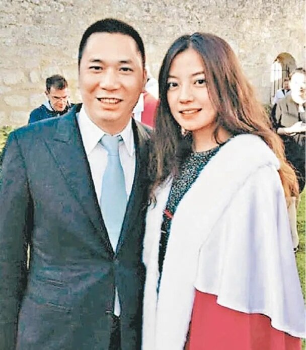 3 趙薇與黃有龍離婚.jpg