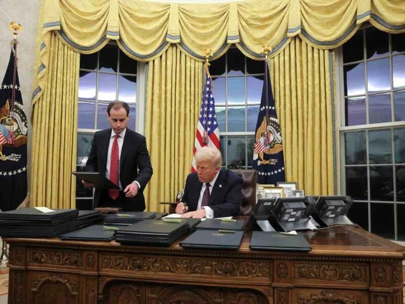 特朗普特赦涉國會山莊騷亂千五人 考慮2月對墨加徵收25%關稅.jpg