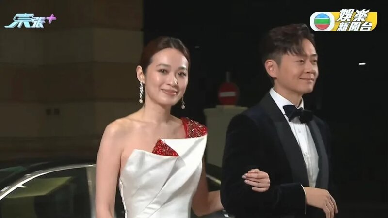 1 《萬千星輝頒獎典禮2024》紅地氈盛況 影片截圖.jpg