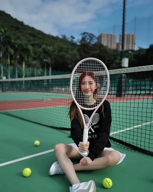 2 何廣沛為女友拍照.jpg